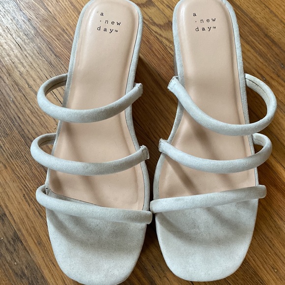 🌟SALE 3 for $12🌟 Beige Sandals - Picture 2 of 4